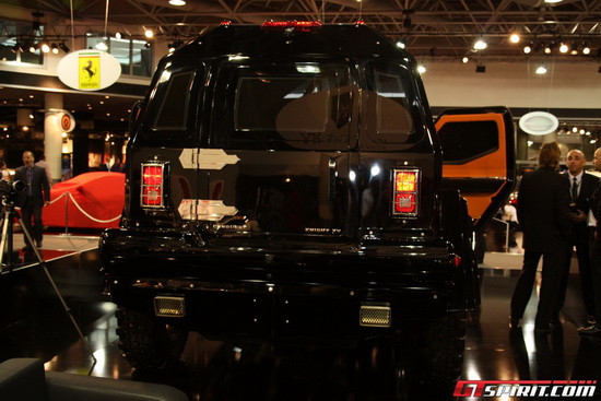 So với phiên bản cũ, Conquest Knight XV 2012 dài và rộng hơn, từ đó cải thiện không gian nội thất. Để gây ấn tượng, hãng Conquest Vehicles đã đắp lên Knight XV 2012 những chi tiết thiết kế mới, bao gồm mũi xe, nắp capô, lưới tản nhiệt, đèn pha và đèn hậu. So với phiên bản cũ, Conquest Knight XV 2012 dài và rộng hơn, từ đó cải thiện không gian nội thất. Để gây ấn tượng, hãng Conquest Vehicles đã đắp lên Knight XV 2012 những chi tiết thiết kế mới, bao gồm mũi xe, nắp capô, lưới tản nhiệt, đèn pha và đèn hậu.