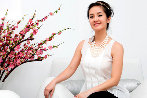 Hồng Nhung "tút" lại nét xuân xanh nhờ tóc công chúa. Hồng Nhung "tút" lại nét xuân xanh nhờ tóc công chúa.