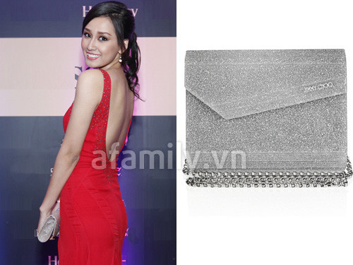 Một mẫu túi thuộc dòng Candy của Jimmy Choo thường được người đẹp mix cùng đầm dạ hội. Một mẫu túi thuộc dòng Candy của Jimmy Choo thường được người đẹp mix cùng đầm dạ hội.