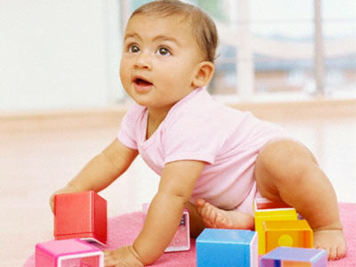 Điều tuyệt vời ở đây chính là khi mẹ nghe nhạc thường dùng tai nghe, nên bé cũng đồng thời nghe nhạc giống như mẹ nhưng hưởng ứng nhạc lại mang tính “thụ động” do người mẹ truyền cho.