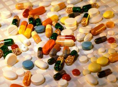 2. Lạm dụng thuốc kháng sinh: Các nhà nghiên cứu New York sau khi thực hiện một loạt các kiểm tra đã đưa ra nhận định: Lạm dụng thuốc kháng sinh có thể gây tổn hại khả năng miễn dịch bẩm sinh của đường ruột, nguyên do là sự đề kháng kháng sinh của vi khuẩn bị nhiễm trùng. Từ đó ảnh hưởng đến hệ thống miễn dịch tự nhiên của cơ thể. Xem thêm: Điểm danh những loại quả chữa trị bệnh "khó nói"