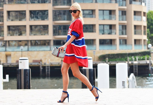 Áo váy thể thao với những biến tấu gợi cảm sexy đã bùng nổ trong hè này. Áo váy thể thao với những biến tấu gợi cảm sexy đã bùng nổ trong hè này.