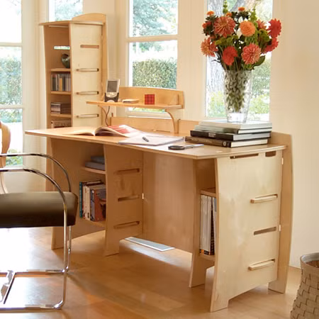 Hoa tươi trên bàn làm việc cũng làm giảm căng thẳng.