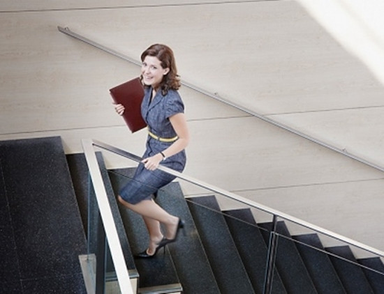 Hãy đi ra ngoài ít nhất một lần trong giờ hành chính, nếu có thể, đi bộ lên và xuống cầu thang, đến ban công để hít thở hoặc thay đổi tâm trạng và tìm nguồn cảm hứng cho công việc của bạn. Hãy đi ra ngoài ít nhất một lần trong giờ hành chính, nếu có thể, đi bộ lên và xuống cầu thang, đến ban công để hít thở hoặc thay đổi tâm trạng và tìm nguồn cảm hứng cho công việc của bạn.