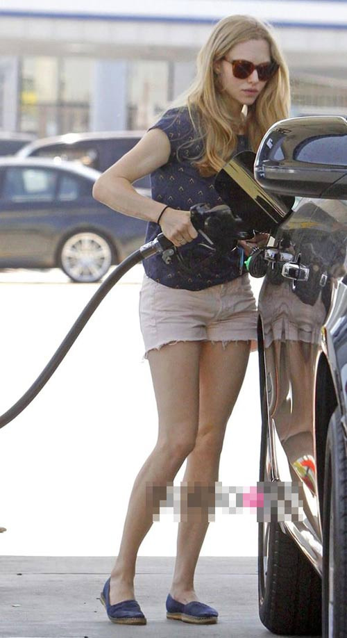 Xem thêm: Váy xẻ tà - "công cụ" đắc lực giúp Sao khoe dáng chuẩn, chân thon Xem thêm: Váy xẻ tà - "công cụ" đắc lực giúp Sao khoe dáng chuẩn, chân thon