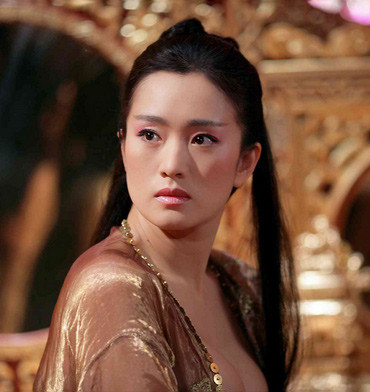 Siêu sao Củng Lợi cũng có được chiếc cằm chẻ tự nhiên. Siêu sao Củng Lợi cũng có được chiếc cằm chẻ tự nhiên.