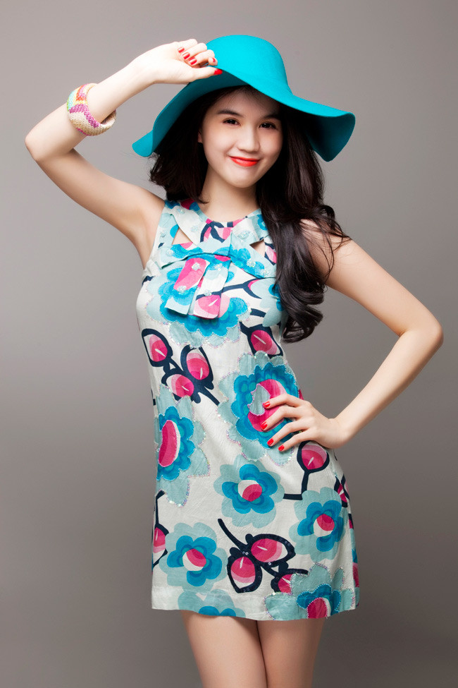 Xem thêm:Ngọc Trinh “đọ” lưng cùng các mỹ nhân Việt, ai đẹp hơn? Xem thêm:Ngọc Trinh “đọ” lưng cùng các mỹ nhân Việt, ai đẹp hơn?