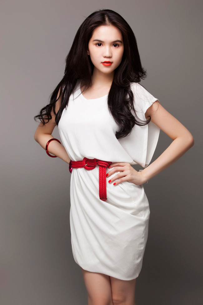 Xem thêm:Ngọc Trinh “đọ” lưng cùng các mỹ nhân Việt, ai đẹp hơn? Xem thêm:Ngọc Trinh “đọ” lưng cùng các mỹ nhân Việt, ai đẹp hơn?