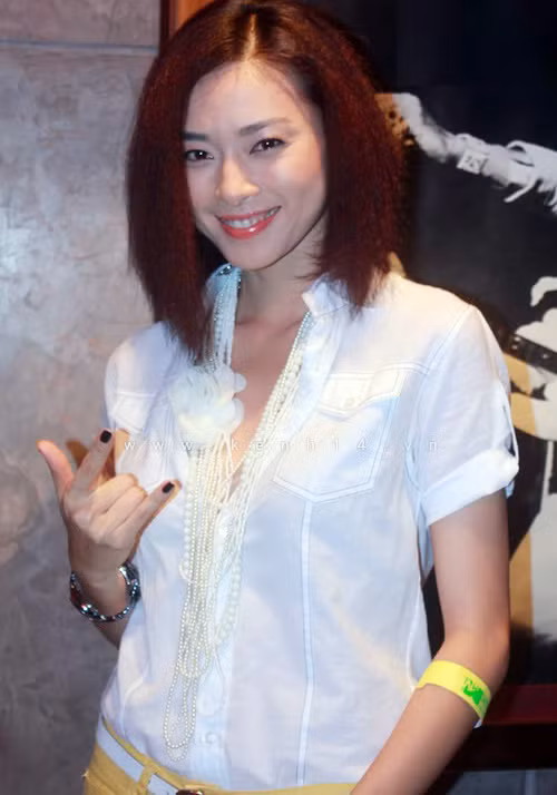 Ngô Thanh Vân khá quen với những kiểu tóc độc đáo và cá tính như thế này.