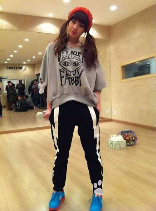 Và được nhiều nghệ sĩ nổi tiếng lăng xê.