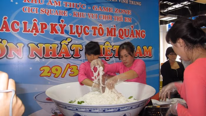 Số lượng mì dùng để làm ra bát mì kỉ lục này lên tới 30kg