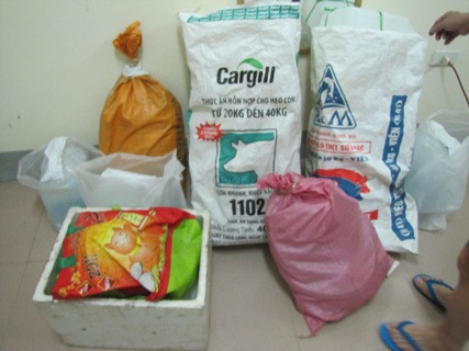 Số tang vật để sản xuất ma túy đá thu giữ tại nhà các đối tượng Số tang vật để sản xuất ma túy đá thu giữ tại nhà các đối tượng