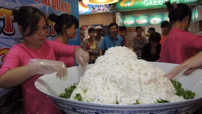 ... rồi được trộn đều ...