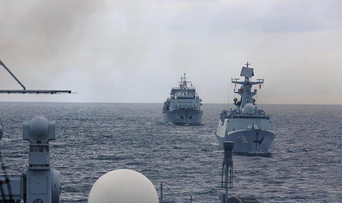 Ngày 17 tháng 9 năm 2015, biên đội tàu chiến Hải quân Trung Quốc tiến hành diễn tập cơ động liên hợp với Hải quân Đan Mạch.