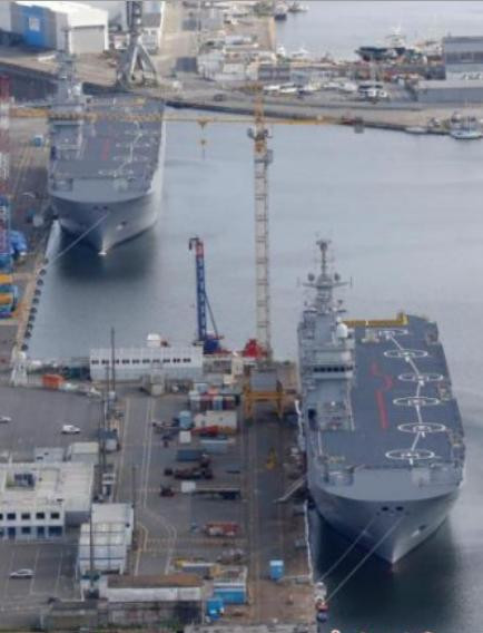 Hai chiếc tàu tấn công đổ bộ lớp Mistral do Pháp chế tạo cho Nga Hai chiếc tàu tấn công đổ bộ lớp Mistral do Pháp chế tạo cho Nga