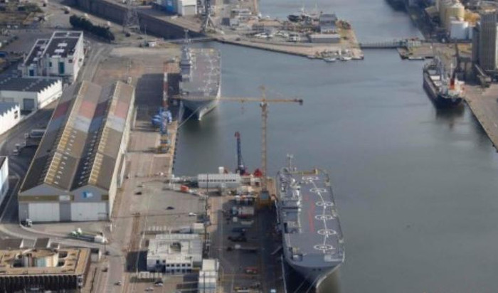 Hai chiếc tàu tấn công đổ bộ lớp Mistral do Pháp chế tạo cho Nga Hai chiếc tàu tấn công đổ bộ lớp Mistral do Pháp chế tạo cho Nga