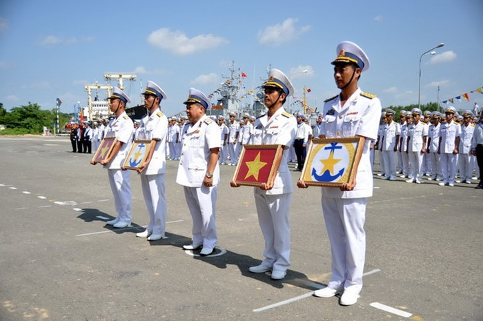 Hải quân Việt Nam biên chế 2 tàu tên lửa lớp Molniya mới (nguồn báo Hoàn Cầu, Trung Quốc) Hải quân Việt Nam biên chế 2 tàu tên lửa lớp Molniya mới (nguồn báo Hoàn Cầu, Trung Quốc)