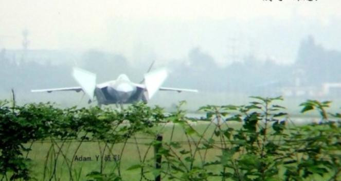 Máy bay chiến đấu J-20 số hiệu 2016 Trung Quốc (nguồn mạng sina Trung Quốc) Máy bay chiến đấu J-20 số hiệu 2016 Trung Quốc (nguồn mạng sina Trung Quốc)