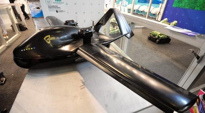 Mô hình máy bay không người lái đa năng Chirok Nga tại Triển lãm hàng không quốc tế Moscow 2015 Mô hình máy bay không người lái đa năng Chirok Nga tại Triển lãm hàng không quốc tế Moscow 2015