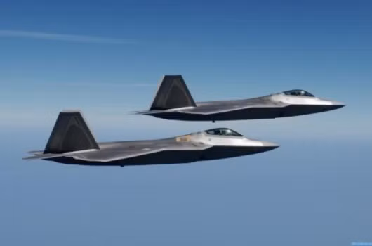 Máy bay chiến đấu tàng hình F-22 Raptor Mỹ