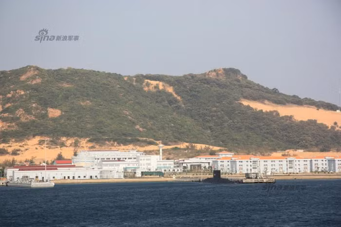 Tàu chiến mạnh nhất của Hải quân Việt Nam triển khai ở vịnh Cam Ranh (nguồn Tân Hoa xã, sina)