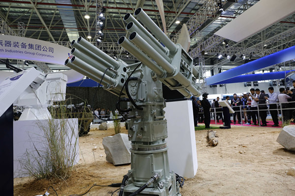 Rocket chống người nhái CS/ARI 55 mm được Trung Quốc khoe ở Triển lãm hàng không Chu Hải 2014