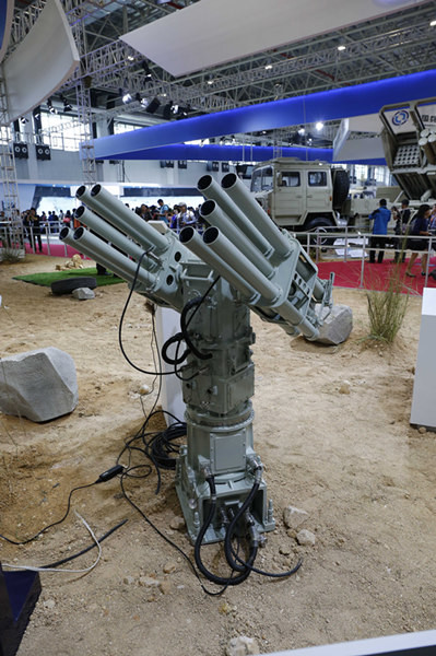 Rocket chống người nhái CS/ARI 55 mm được Trung Quốc khoe ở Triển lãm hàng không Chu Hải 2014