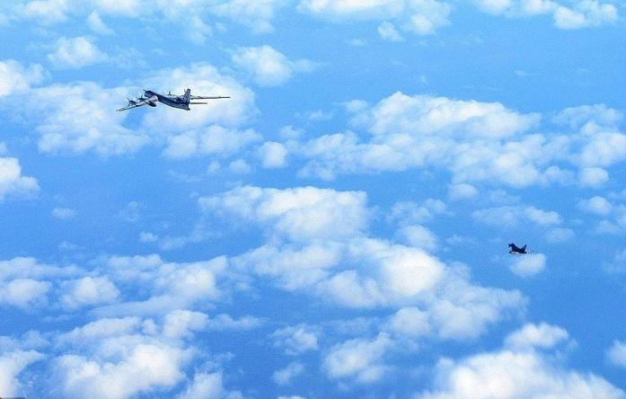 Máy bay ném bom chiến lược Nga tăng cường tuần tra, gây căng thẳng cho NATO Máy bay ném bom chiến lược Nga tăng cường tuần tra, gây căng thẳng cho NATO