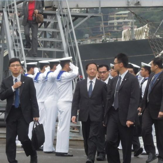 Viện trưởng Viện Hành pháp Đài Loan Giang Nghi Hoa tại cảng Cơ Long Viện trưởng Viện Hành pháp Đài Loan Giang Nghi Hoa tại cảng Cơ Long