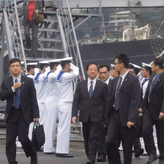 Viện trưởng Viện Hành pháp Đài Loan Giang Nghi Hoa tại cảng Cơ Long