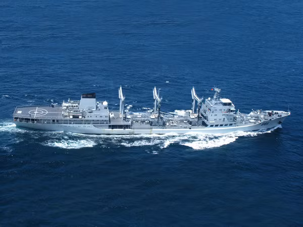 Tàu tiếp tế tổng hợp Type 903 (nguồn Thời báo Hoàn Cầu, TQ)