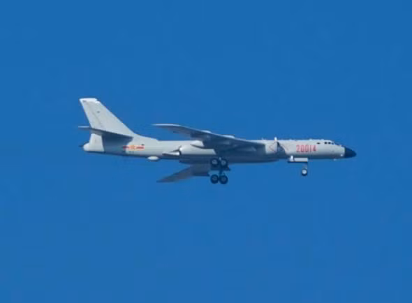 Máy bay ném bom H-6K Trung Quốc Máy bay ném bom H-6K Trung Quốc