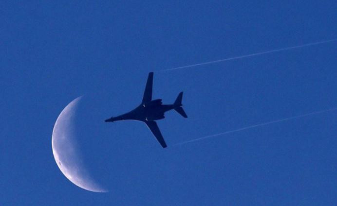 Quân đội Mỹ không kích các mục tiêu IS tại Syria Quân đội Mỹ không kích các mục tiêu IS tại Syria