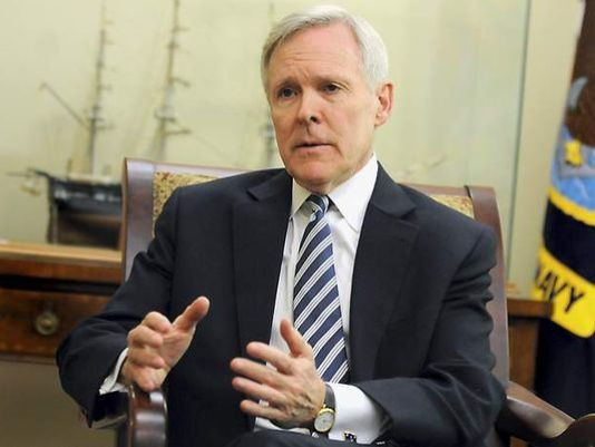 Tư lệnh Hải quân Mỹ Ray Mabus Tư lệnh Hải quân Mỹ Ray Mabus