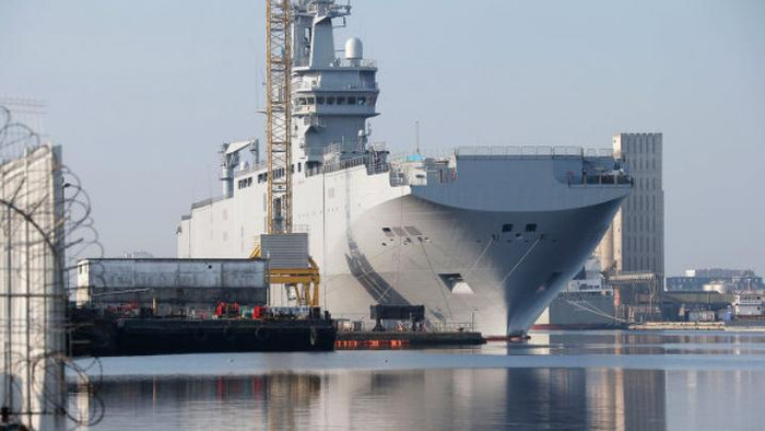 Tàu tấn công đổ bộ Vladivostok lớp Mistral tại nhà máy đóng tàu Saint-Nazaire, Pháp Tàu tấn công đổ bộ Vladivostok lớp Mistral tại nhà máy đóng tàu Saint-Nazaire, Pháp