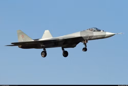 Máy bay chiến đấu tàng hình thế hệ thứ năm T-50 Nga