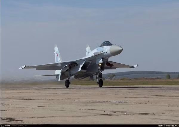 Máy bay chiến đấu Su-35 Nga Máy bay chiến đấu Su-35 Nga