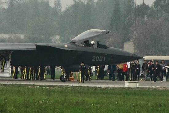 Máy bay chiến đấu J-20 chuẩn bị bay thử Máy bay chiến đấu J-20 chuẩn bị bay thử