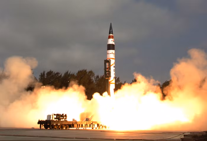 Tên lửa đạn đạo xuyên lục địa Agni-5 Ấn Độ