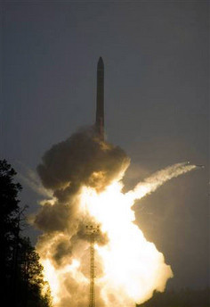 Tên lửa đạn đạo xuyên lục địa RS-24 Nga Tên lửa đạn đạo xuyên lục địa RS-24 Nga