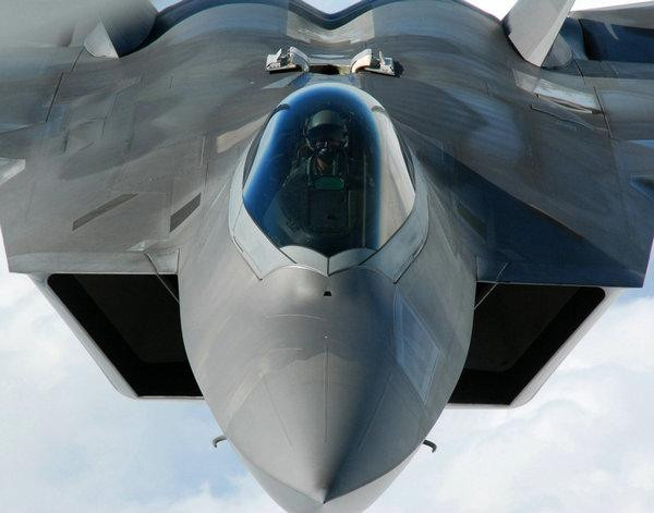 Đặc tả đầu máy bay chiến đấu F-22 Mỹ Đặc tả đầu máy bay chiến đấu F-22 Mỹ