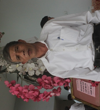 Thầy Nguyễn Xuân Đường - Hiệu trưởng Trường Tiểu học Nghĩa Hiếu, huyện Nghĩa Đàn, Nghệ An cho rằng: Ngoài những thứ mà cải cách giáo dục theo Nghị quyết 29 đạt được thì còn có những vướng mắc hạn chế nhất là về thiếu thốn trang thiết bị, cơ sở vật chất Thầy Nguyễn Xuân Đường - Hiệu trưởng Trường Tiểu học Nghĩa Hiếu, huyện Nghĩa Đàn, Nghệ An cho rằng: Ngoài những thứ mà cải cách giáo dục theo Nghị quyết 29 đạt được thì còn có những vướng mắc hạn chế nhất là về thiếu thốn trang thiết bị, cơ sở vật chất