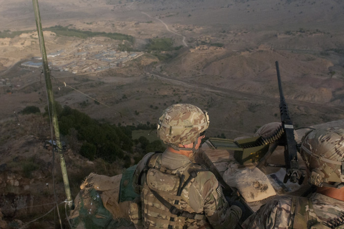 Liên quân chịu nhiều mối đe dọa an ninh tại Afghanistan. Trong hình là căn cứ tiền tiêu trên cao của quân Mỹ tại Afghanistan. Liên quân chịu nhiều mối đe dọa an ninh tại Afghanistan. Trong hình là căn cứ tiền tiêu trên cao của quân Mỹ tại Afghanistan.