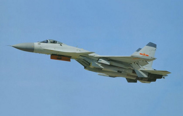 Máy bay chiến đấu J-15 do Trung Quốc tự chế tạo để trang bị cho tàu sân bay