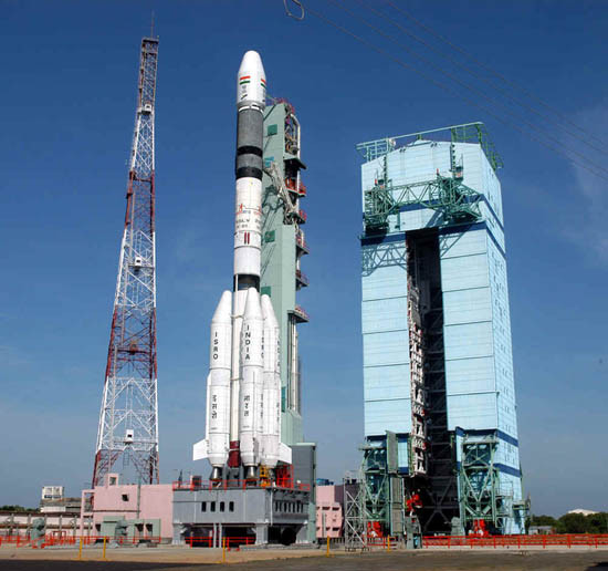 Tên lửa PSLV của Ấn Độ mang theo 10 vệ tinh phóng vào không gian. Tên lửa PSLV của Ấn Độ mang theo 10 vệ tinh phóng vào không gian.