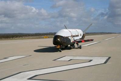 Tàu vũ trụ X-37B của hãng Boeing Mỹ. Tàu vũ trụ X-37B của hãng Boeing Mỹ.