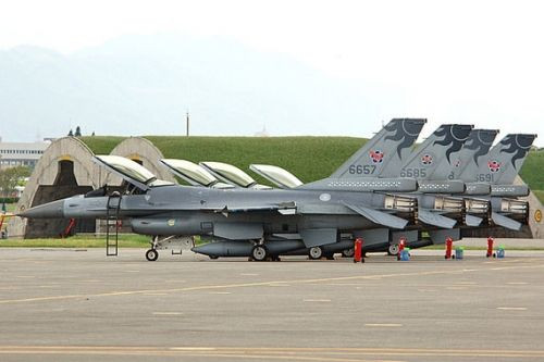 Máy bay chiến đấu F-16 của Không quân Đài Loan, do Mỹ chế tạo.