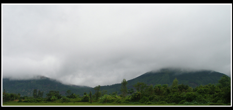 Bầu trời miền Trung mùa mưa bão. Bầu trời miền Trung mùa mưa bão.