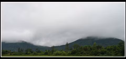 Bầu trời miền Trung mùa mưa bão. Bầu trời miền Trung mùa mưa bão.