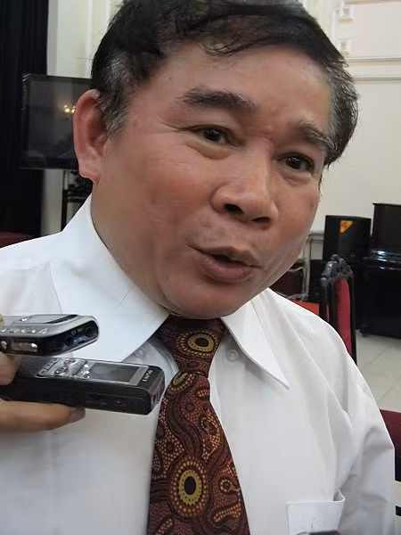 Thứ trưởng Bùi Văn Ga cho rằng, chưa thể trao ngay quyền tự chủ cho các trường vì năng lực quản lí trong toàn hệ thống các trường không đồng nhất. Ảnh Xuân Trung